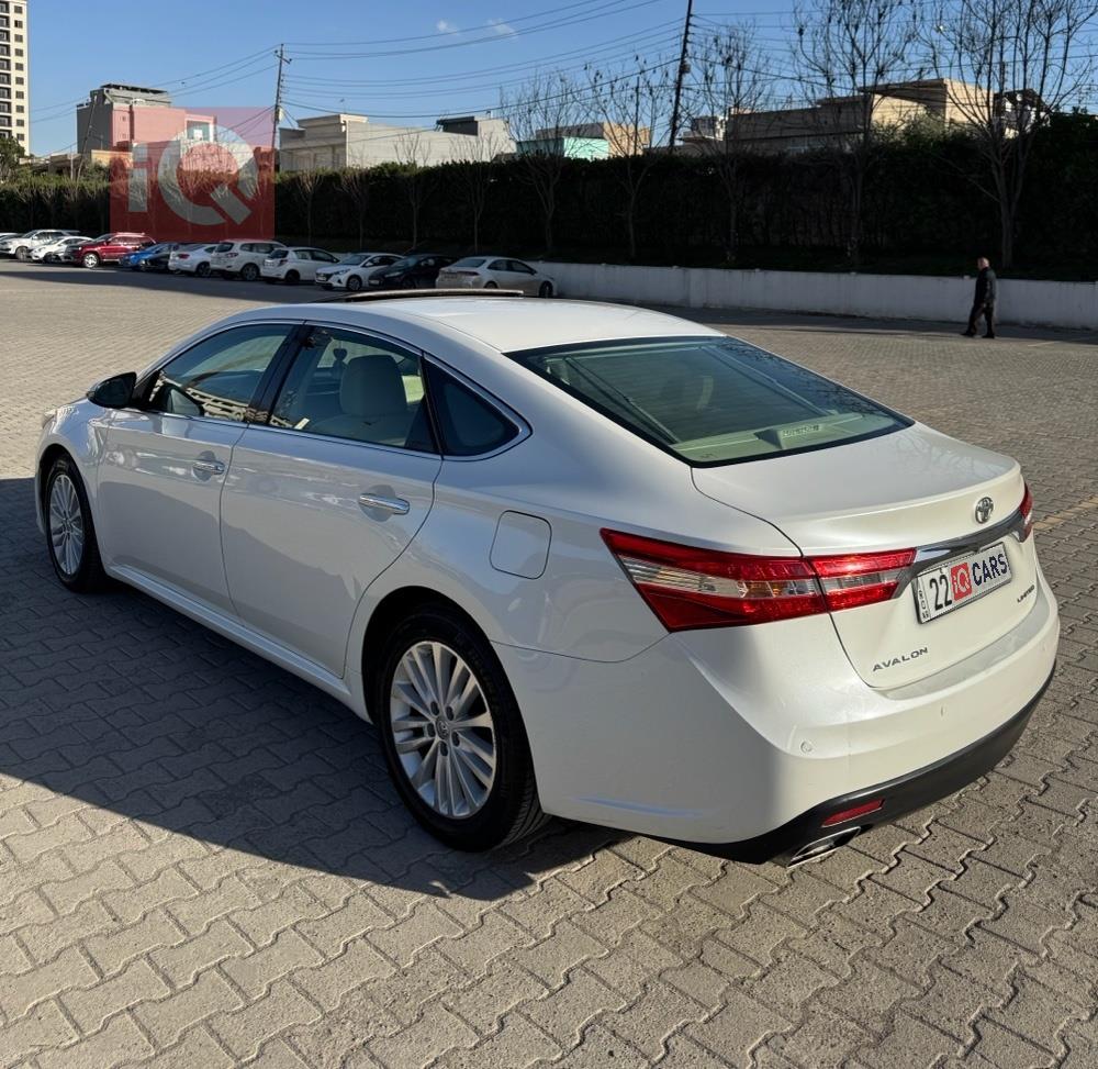 تويوتا أفالون